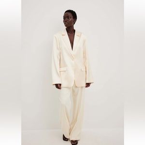 NWT NA-KD Satin Blazer in cream